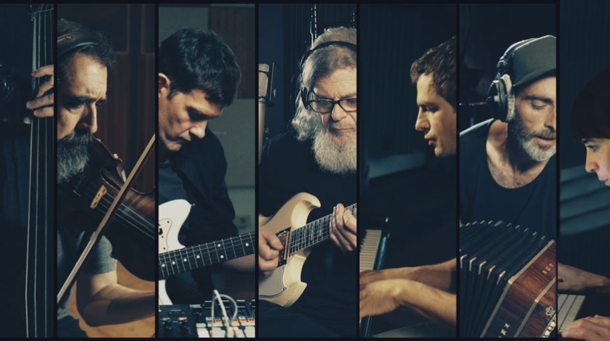 Collage de los integrantes de Bajofondo tocando un instrumento